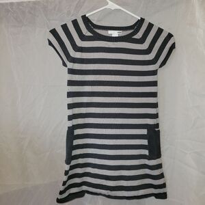 🚨5 For $15🚨 - H&M 6-8y Gray stripped sweater dress
